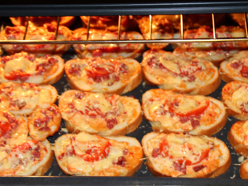 Приготовьте эти вкусные горячие бутерброды – и вы не сможете от них оторваться. Простой рецепт