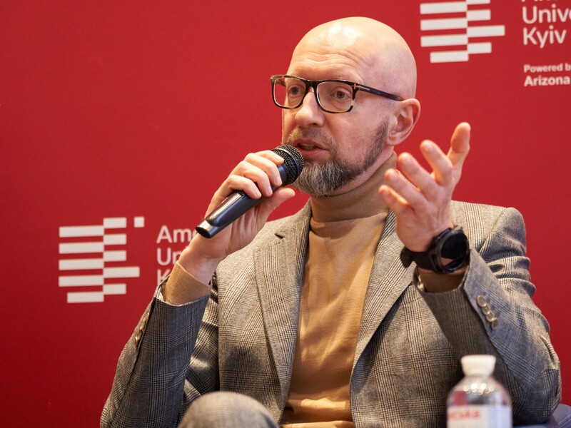 Европе нужна команда переговорщиков, которая четко укажет США, какие "красные линии" Украина не пересечет – Яценюк