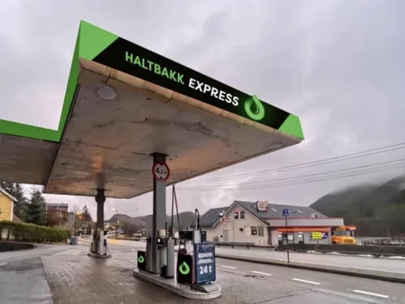 Компанія з Норвегії відмовилася заправляти військових США через "лайнове шоу" Трампа й Венса. І видалила пост