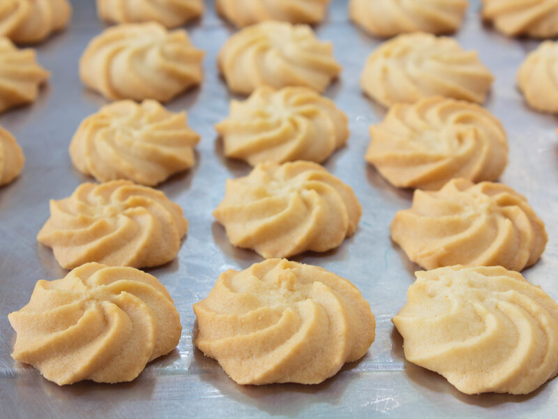 Воспользуйтесь этим ингредиентом – и песочное печенье получится рассыпчатым. Рецепт Клопотенко