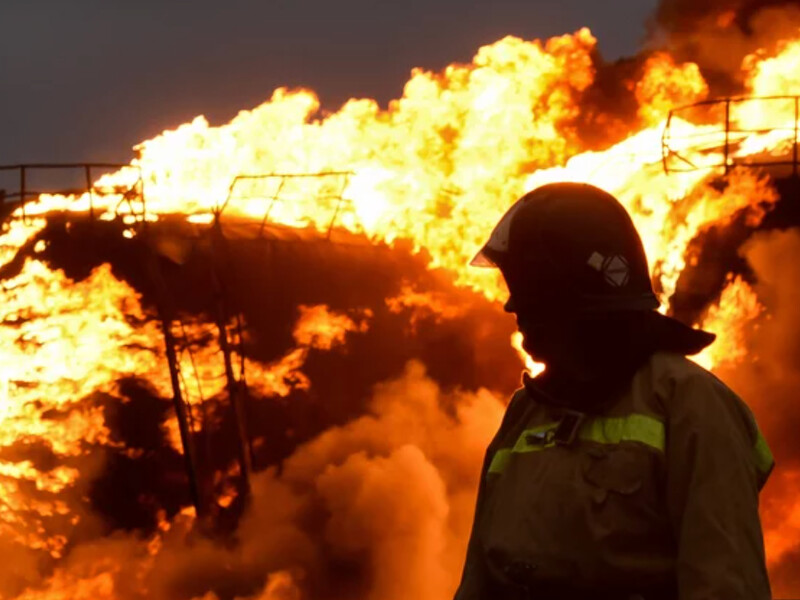 Беспилотники ударили по нефтезаводу в российской Уфе. Фото, видео