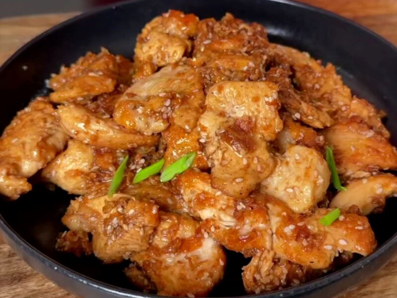 Додайте це до курки – і вона смакуватиме з улюбленим гарніром. Рецепт м'яса за 10 хвилин 