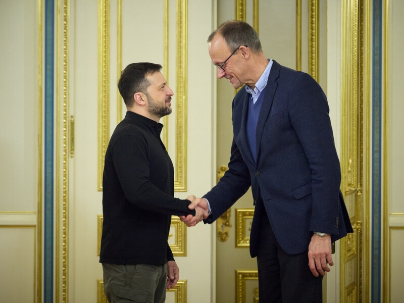 Зеленский провел разговор с Мерцем и напомнил, что Германия является лидером в поставках систем ПВО