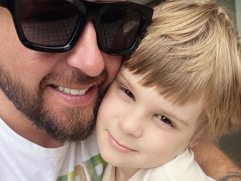 Танчинец показал своего сына от жены, с которой развелся после 15 лет брака