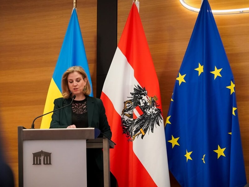 Глава МИД Австрии заявила о поддержке Украины