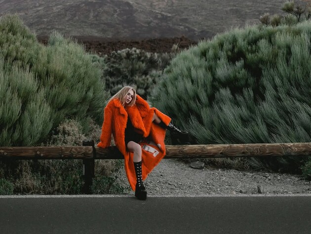 Каминская снялась на фоне потухшего вулкана