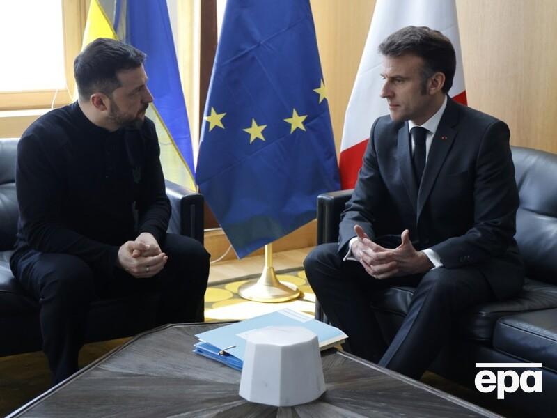 Команда Макрона помогала написать заявление Зеленского после встречи с Трампом – The New York Times