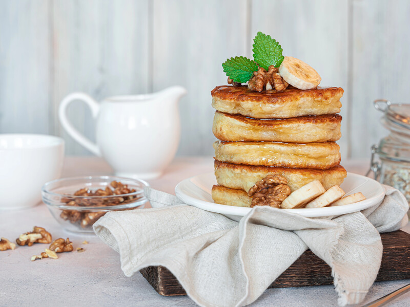 Благодаря этому методу оладьи равномерно пропекаются и остаются пышными даже после остывания