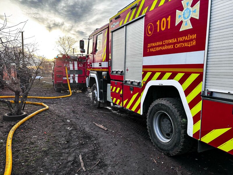 Окупанти вдарили по цивільному підприємству в Харкові, постраждали люди