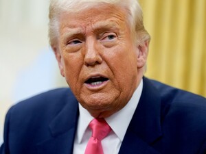 Трамп поки не вирішив, чи позбавляти тимчасового захисту українців, які приїхали у США через війну, але 