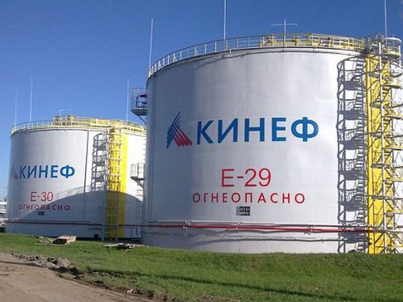 У РНБО підтвердили атаку безпілотників на один із найбільших нафтопереробних заводів РФ