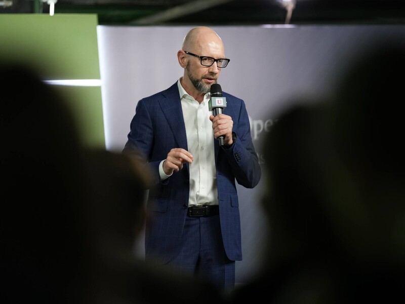 Яценюк: США хотят изменить геополитическую картину мира, но у России есть только одна козырная карта