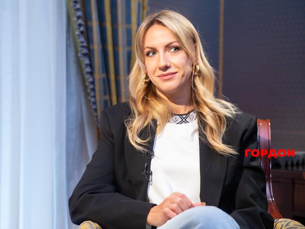 Никитюк объяснила, почему стесняется носить обувь с открытыми пальцами