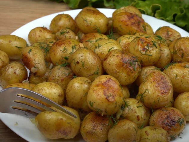 Воспользуйтесь этим простым рецептом – и получится идеальный картофель 