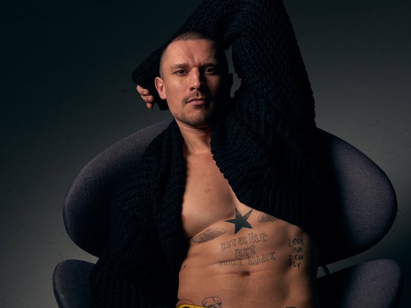 Цимбалюк упав під час танцю зі своїми колегами-акторками. Відео