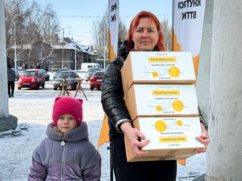 Сім'ї з дітьми в Добропіллі отримують допомогу від Фонду Ріната Ахметова
