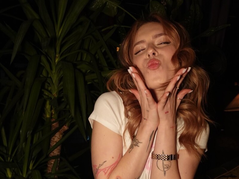 Старшая дочь Кравец, которая стала блондинкой, показала себя во весь рост