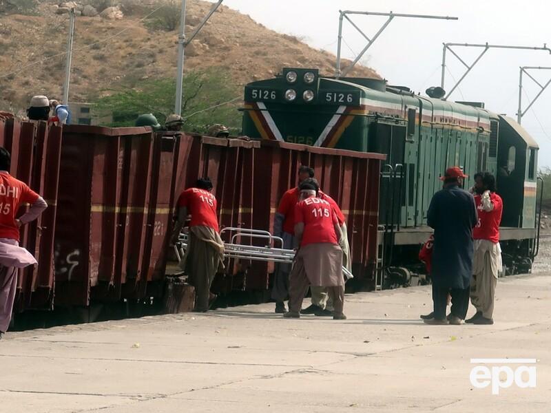 В Пакистане в ходе операции по освобождению заложников погибли не менее 74 человек