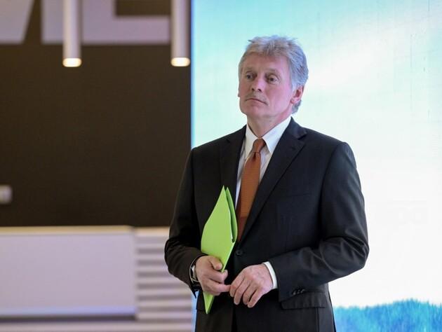 РФ не хочет спешить с вопросом предложенного перемирия, сначала она получит информацию от США – Песков