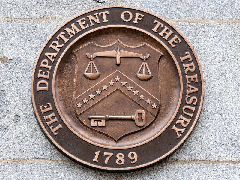 США не продовжили дозвіл на розрахунки за енергоносії з банками РФ. ЗМІ пишуть про посилення санкцій