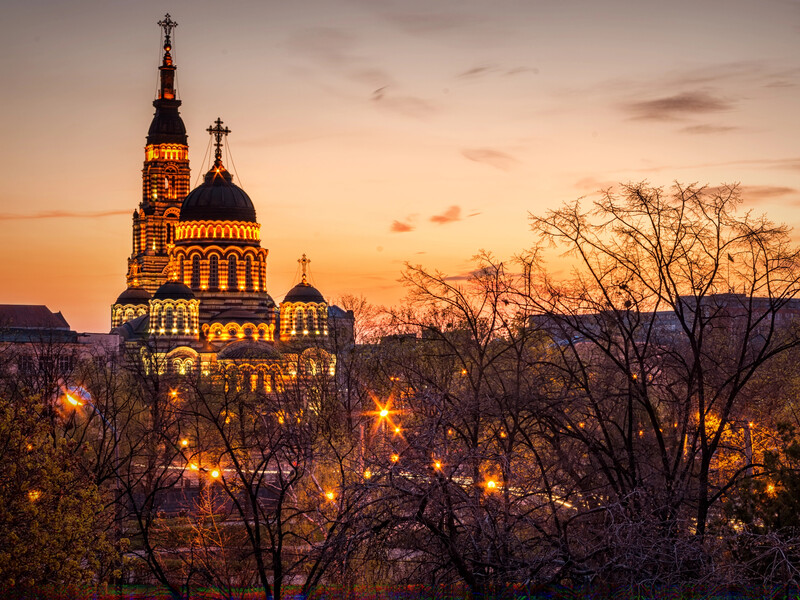 Оккупанты вечером атаковали Харьков дронами, известно о семи пострадавших, среди них – дети