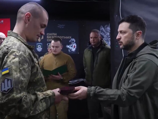 Зеленский посетил военных в Донецкой области