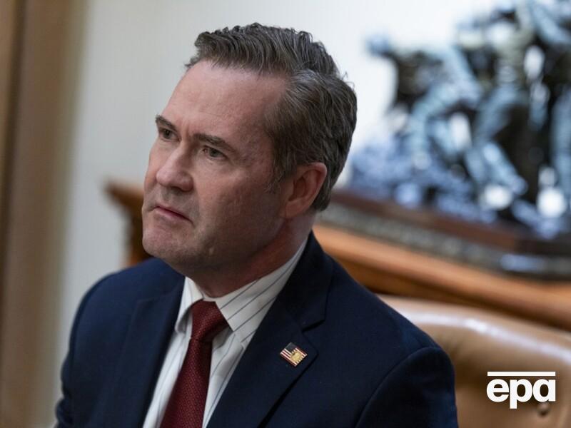 Советник Трампа взял на себя ответственность за добавление журналиста в секретный чат и раскритиковал его