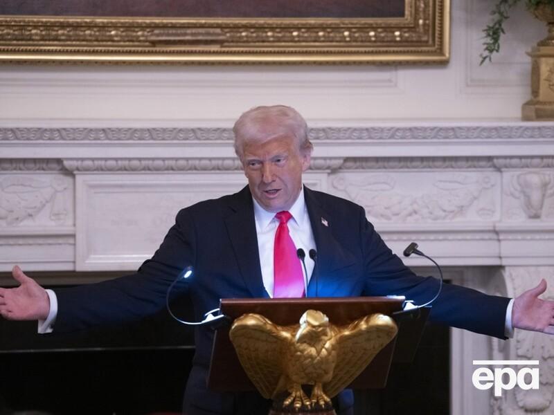 "Я не увольняю людей из-за фейковых новостей". Трамп прокомментировал ситуацию с секретным чатом в Signal