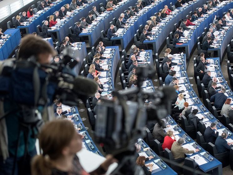 Європарламент ухвалив механізм призупинення безвізового режиму – журналіст