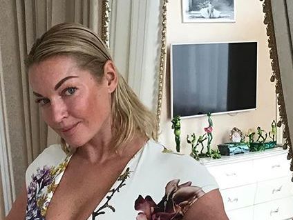 Волочкова выпустила футболки со своим портретом