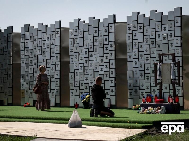 "Не бери трубку". ВВС рассказала историю жителя Бучи, который из чата узнал, что россияне убили его отца 