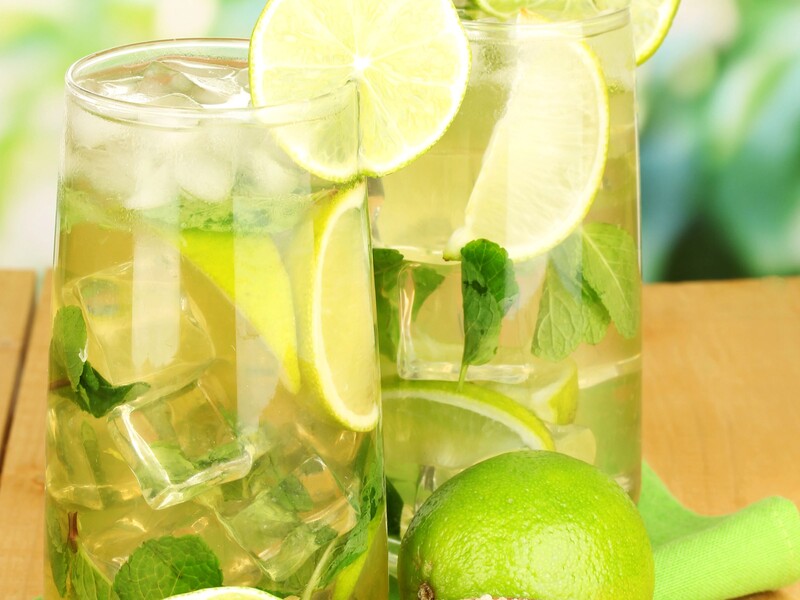 Воспользуйтесь этим рецептом – и березовый сок будет храниться долго. Простой лайфхак