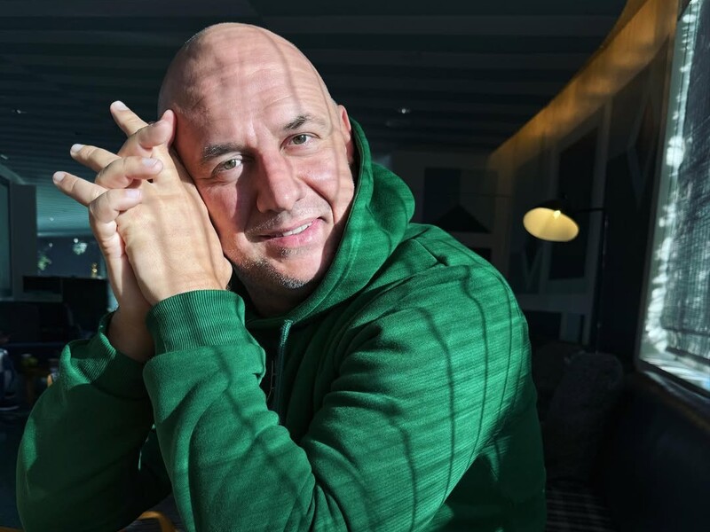 Потап знявся під час куріння сигари. Фото