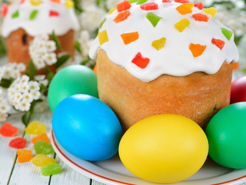 Пасха 2025. Когда нужно начинать красить яйца и печь паски