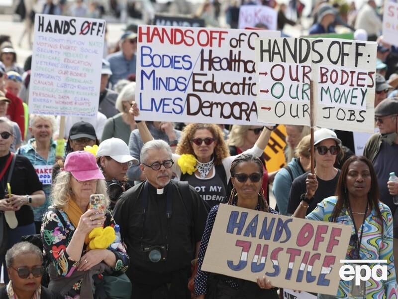 В США запланировано 1200 демонстраций против Трампа