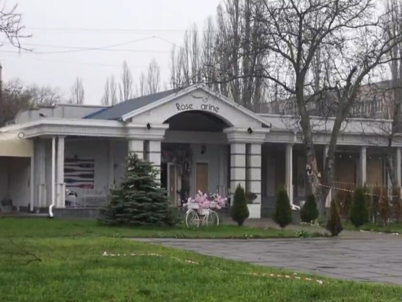 Французский телеканал показал видео из криворожского ресторана, возле которого ударила ракета РФ