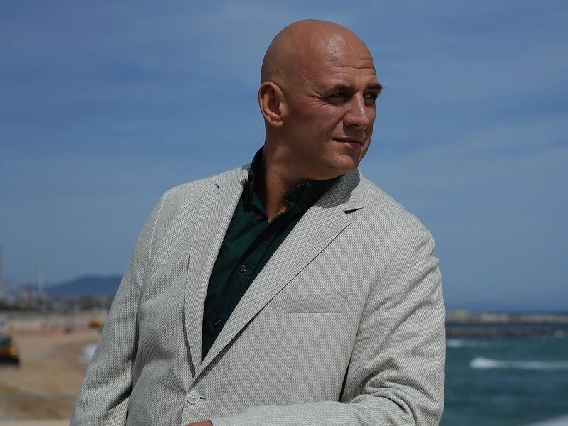 Потап показав результати фотосесії на океанічному узбережжі 