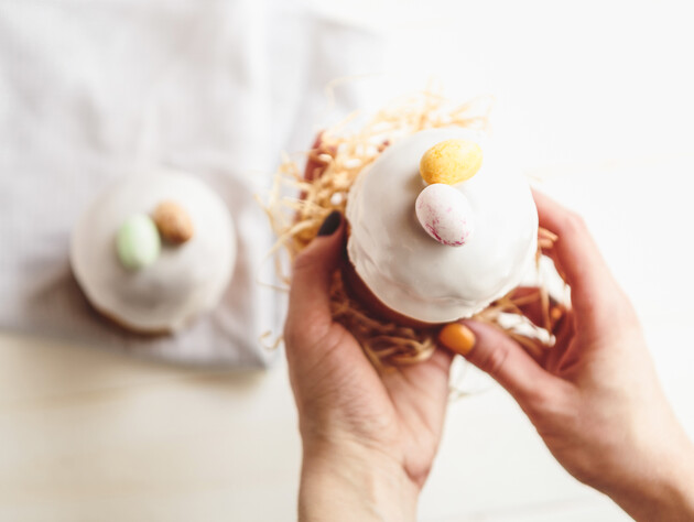 Пышные мини-пасочки на твороге – самый простой пасхальный рецепт без дрожжей