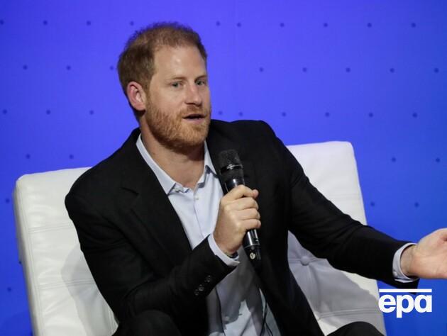 Принц Гарри вернулся в Лондон и предстал перед судом. Видео