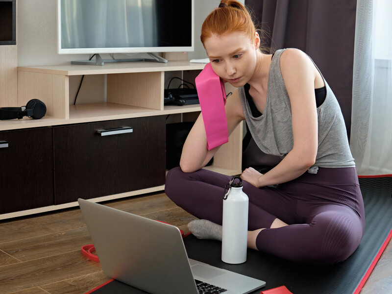 Робіть цю вправу регулярно – і живіт почне зменшуватися, а поперек перестане боліти. Відео