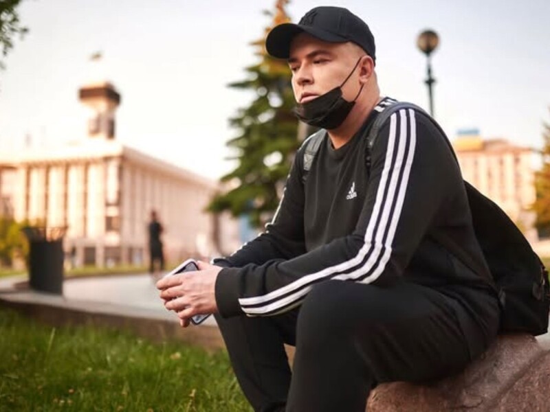 В сети завирусилось фото Данилко якобы на руках у матери. Он опроверг, что является сыном этой женщины 