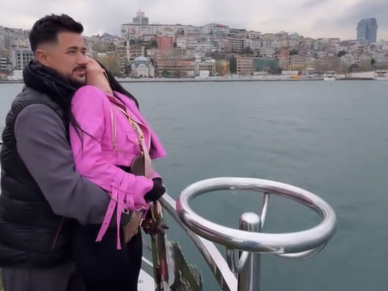 47-річний Налчаджиоглу закрутив роман із 32-річною фітнес-тренеркою. Який вигляд вона має. Відео