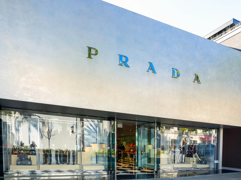 Prada придбає Versace за $1,38 млрд готівкою