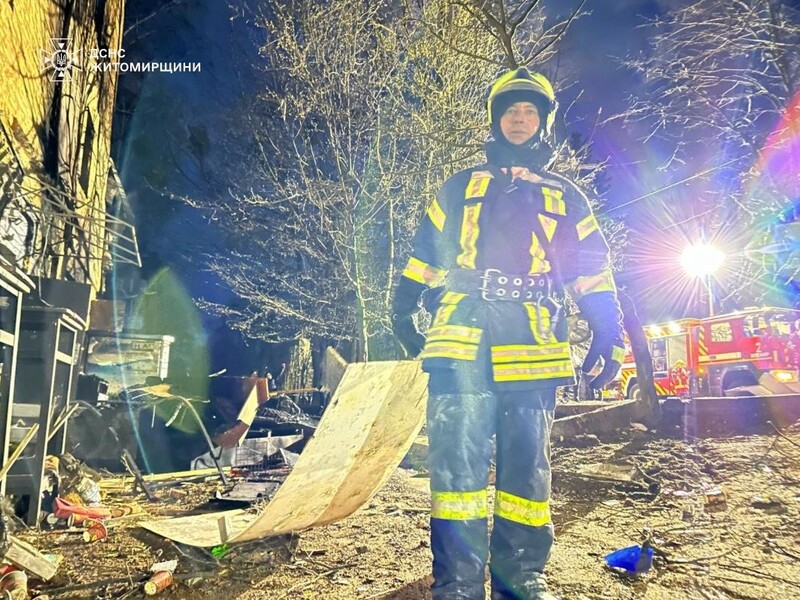 В Озерном Житомирской области дрон попал в многоэтажку. Есть погибший, среди раненых ребенок