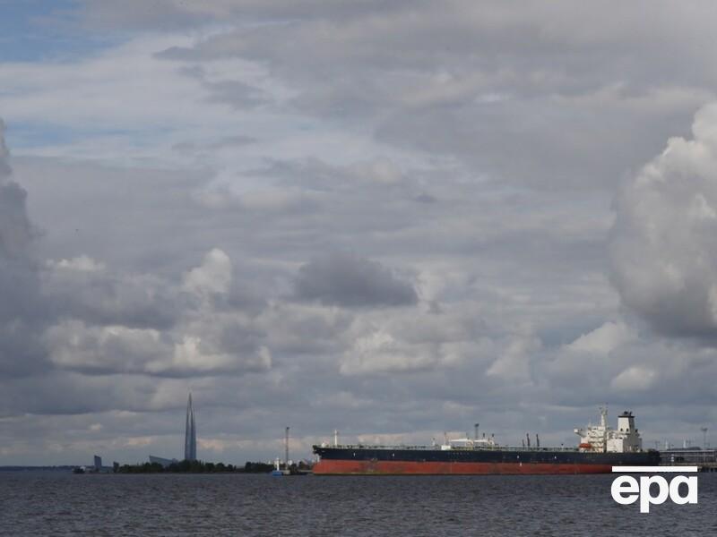 Танкеру "теневого флота" РФ, которого задержала Эстония, запретили движение из-за 40 выявленных нарушений