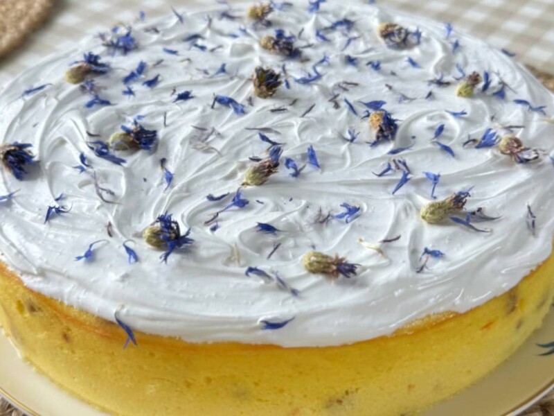 Поставте це на дно духовки – і верхівка не потріскається. Рецепт смачної сирної паски