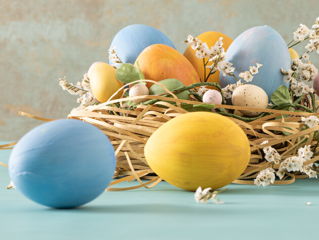 Додайте це у воду – і коричневі яйця стануть білими. Як відбілити шкаралупу для крашанок на Великдень