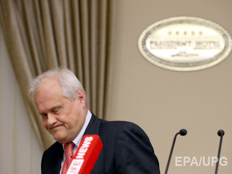 Люди, назвавшиеся активистами партии Лимонова, сорвали брифинг Сайдика в Минске