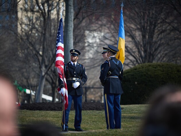 Україна і США можуть укласти угоду про надра цього тижня – FT