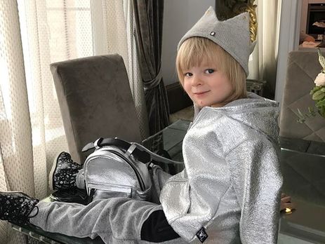 Плющенко покусал своего сына за попу